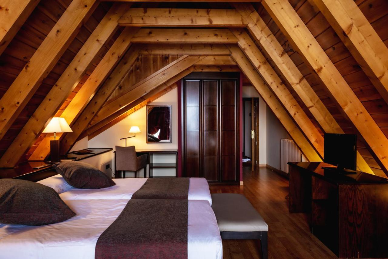 Hotel Valle De Izas Сальент-де-Гальего Экстерьер фото