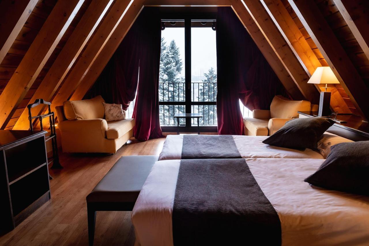 Hotel Valle De Izas Сальент-де-Гальего Экстерьер фото