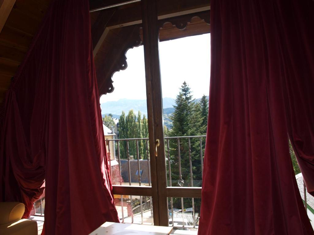 Hotel Valle De Izas Сальент-де-Гальего Экстерьер фото